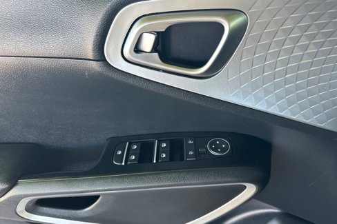 Certified 2022 Kia Soul LX image 8
