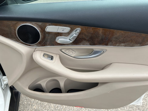 Used 2018 Mercedes-Benz GLC 300 image 18