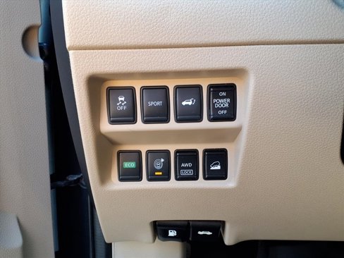 Used 2016 Nissan Rogue SV w/ SV Premium Package image 17
