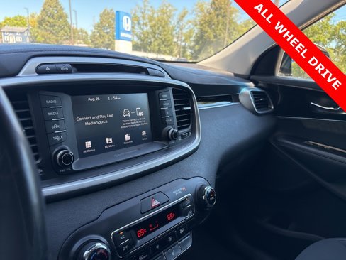 Used 2019 Kia Sorento LX w/ LX Convenience Package image 18
