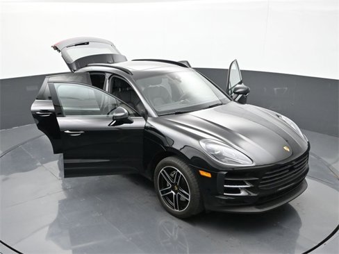 Certified 2021 Porsche Macan S image 32