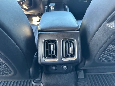 Used 2022 Kia Sorento S image 31