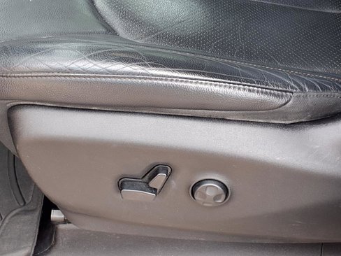 Used 2018 Chrysler Pacifica Touring-L Plus image 4