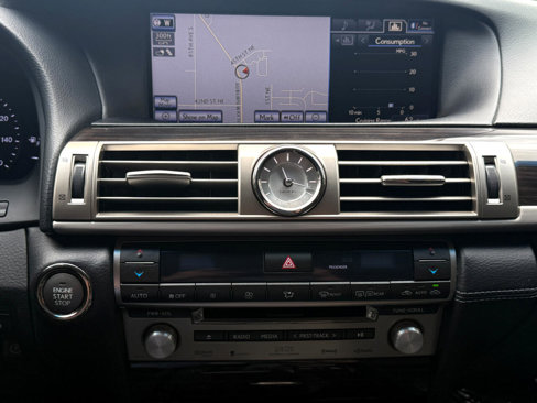 Used 2013 Lexus LS 460 AWD w/ Comfort Pkg image 17