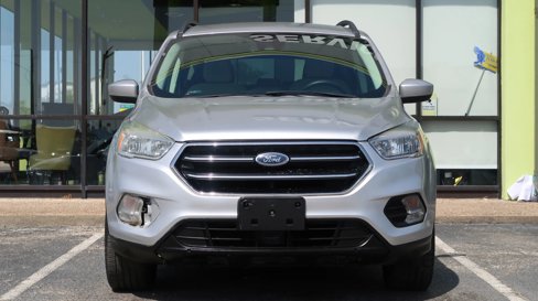 Used 2018 Ford Escape SE w/ Ford Safe & Smart Package image 2