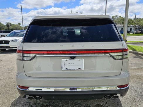 Certified 2020 Lincoln Aviator Reserve w/ Equipment Group 201A image 9