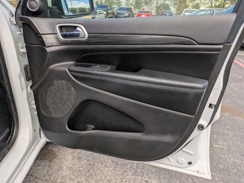 Used 2021 Jeep Grand Cherokee Laredo X image 29
