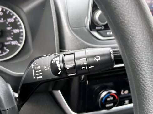 Certified 2022 Nissan Rogue SV image 26