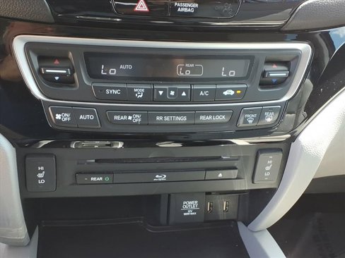 Used 2017 Honda Pilot Touring image 19
