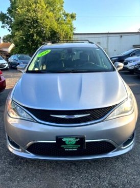 Used 2019 Chrysler Pacifica Touring-L image 1