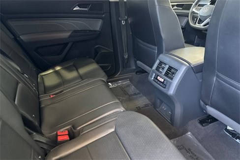 Used 2021 Volkswagen Atlas SE image 18