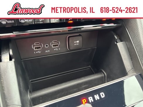 Used 2024 Jeep Grand Cherokee Laredo X image 25