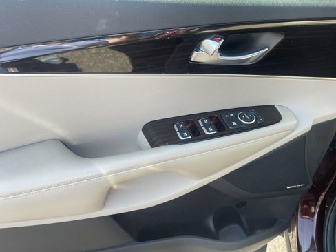 Used 2019 Kia Sorento EX w/ EX Touring Package image 16