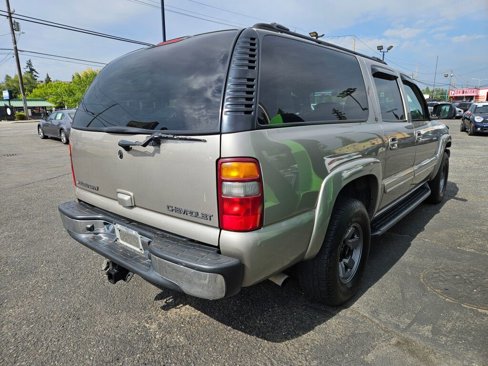 Used 2002 Chevrolet Suburban LT image 5