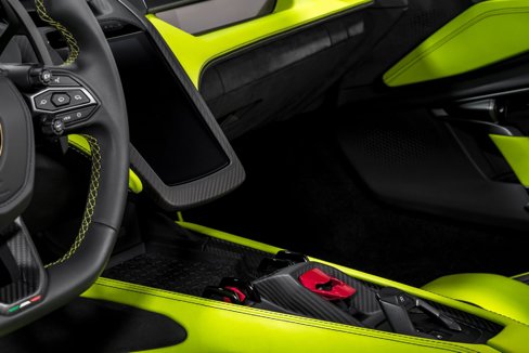Used 2024 Lamborghini Revuelto image 22