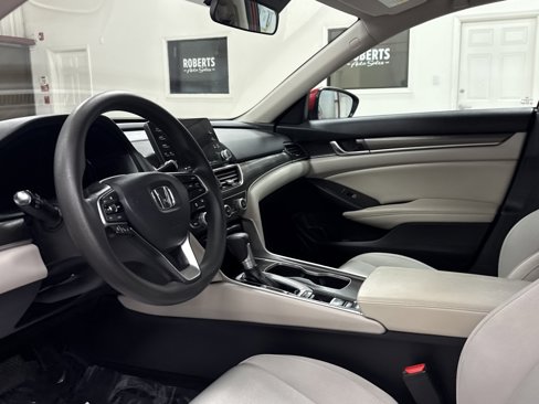 Used 2019 Honda Accord LX image 6