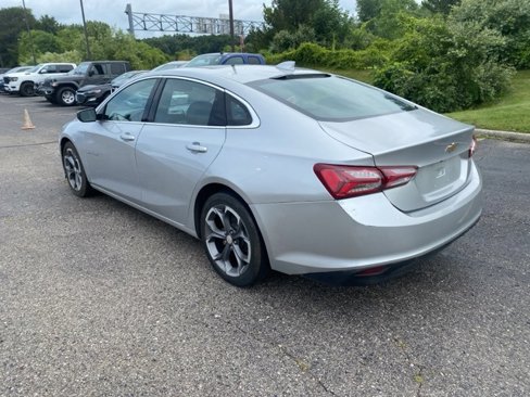 Used 2020 Chevrolet Malibu LT image 2