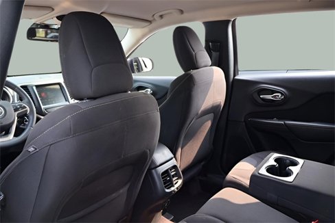 Used 2016 Jeep Cherokee Latitude w/ Cold Weather Group image 28