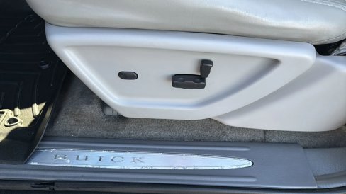 Used 2006 Buick Rainier CXL image 34