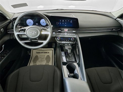 Used 2023 Hyundai Elantra SEL w/ Convenience Package image 15