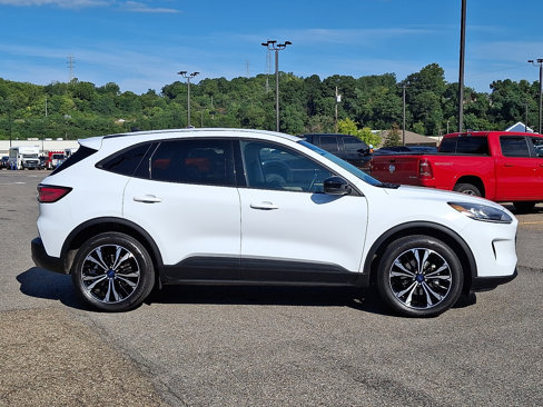 Certified 2022 Ford Escape SE w/ SE Sport Appearance Package image 7