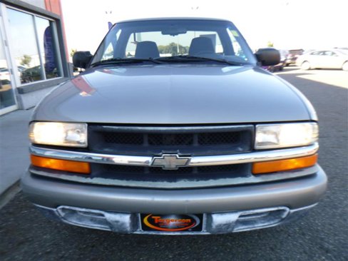 Used 2001 Chevrolet S10 Pickup LS w/ Preferred Equipment Group image 13