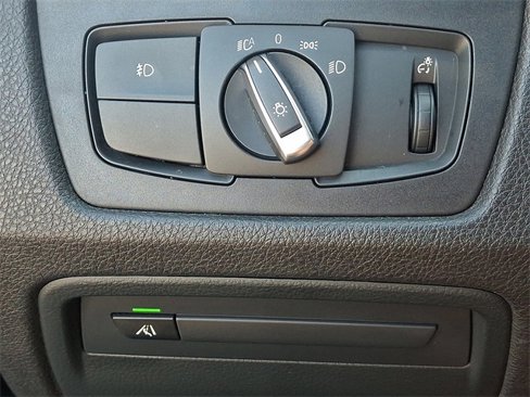 Used 2018 BMW 330i xDrive Sedan image 26
