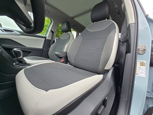 New 2025 Volkswagen Taos SE image 23
