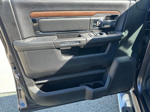 Used 2015 RAM 1500 Laramie w/ Convenience Group image 12