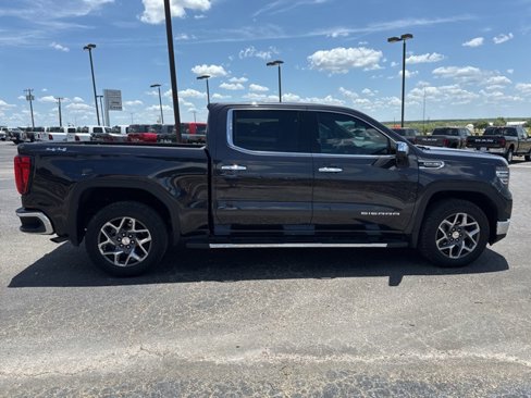 Used 2022 GMC Sierra 1500 SLT w/ SLT Convenience Package image 9