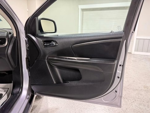 Used 2020 Dodge Journey Crossroad image 16