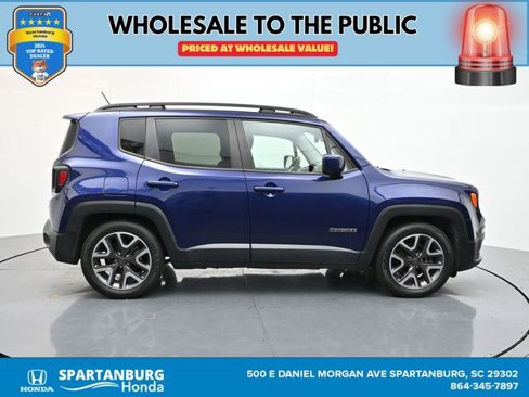 Used 2017 Jeep Renegade Latitude w/ Popular Equipment Group image 4