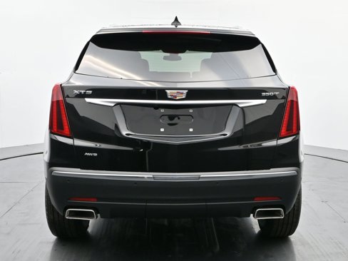 New 2025 Cadillac XT5 Luxury image 4
