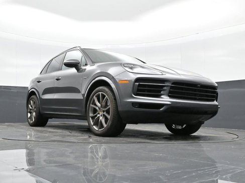 Certified 2020 Porsche Cayenne E-Hybrid w/ Premium Plus Package image 40