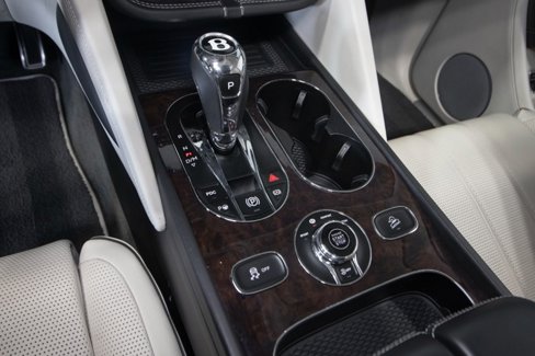 Used 2023 Bentley Bentayga Extended Wheelbase image 31