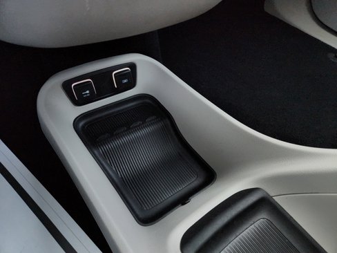 Used 2017 Chrysler Pacifica Touring-L image 29