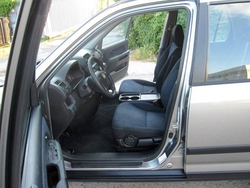 Used 2005 Honda CR-V LX image 17