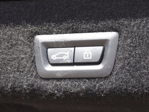 Used 2016 BMW 740i image 11