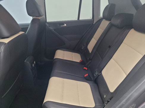Used 2016 Volkswagen Tiguan S image 18