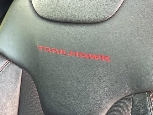 Used 2024 Jeep Compass Trailhawk image 14