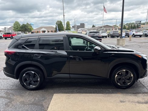 Used 2024 Nissan Rogue SV image 7