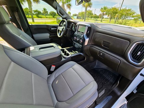 Used 2022 GMC Sierra 1500 SLT image 11