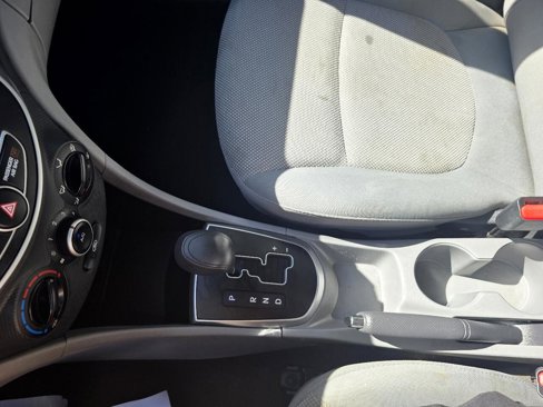 Used 2014 Hyundai Accent GLS image 12