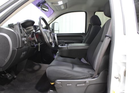 Used 2011 Chevrolet Silverado 2500 LT w/ Interior Plus Package image 3