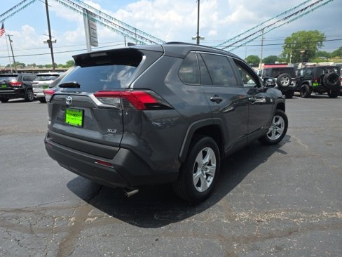 Used 2019 Toyota RAV4 XLE image 6