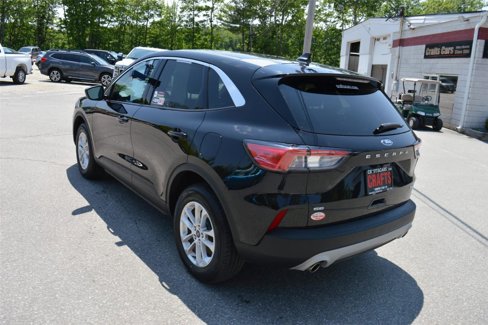 Used 2021 Ford Escape SE image 3