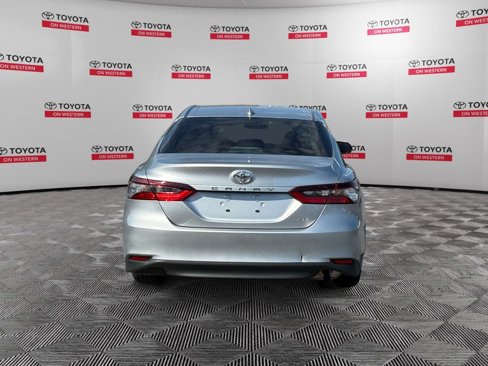 Used 2024 Toyota Camry LE w/ Convenience Package image 4