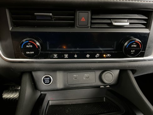 Used 2023 Nissan Rogue SV image 25
