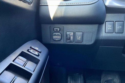 Used 2017 Toyota RAV4 XLE image 32