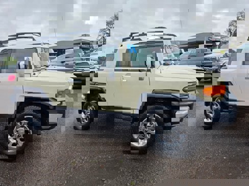 Used 2008 Toyota FJ Cruiser 4WD image 2